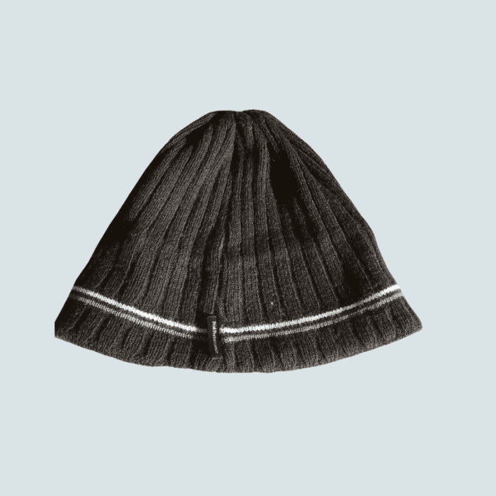 Peak performance black beanie