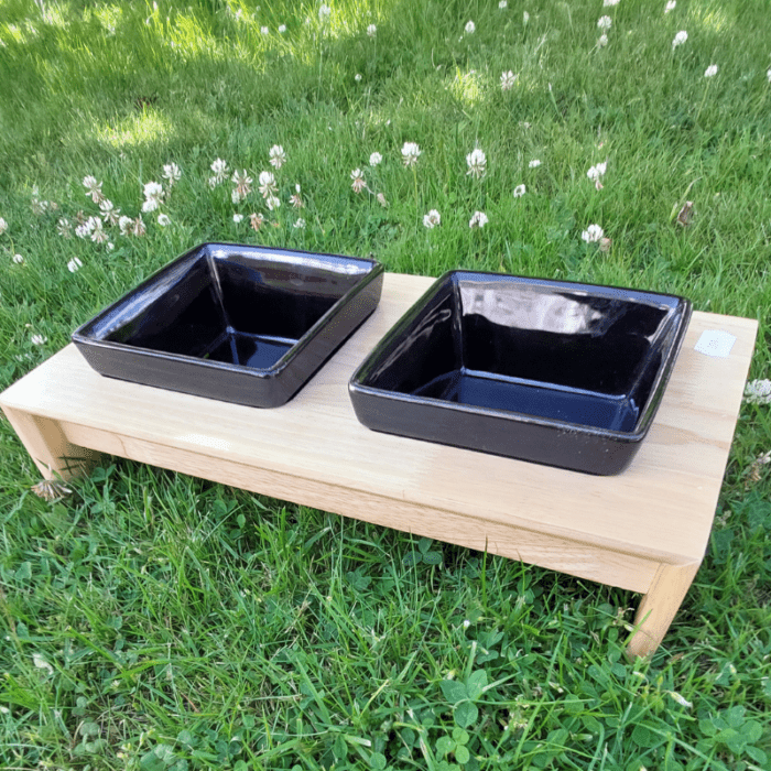 Trixie ceramic bowl and wooden stand